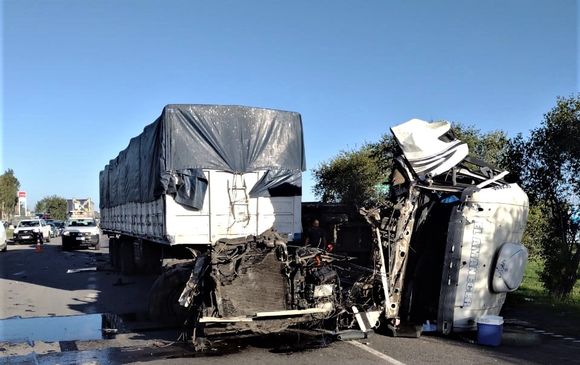 Accidente entre camiones en ruta 9
