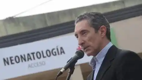 Julián Dindart fue desplazado de la Comisión de Familia