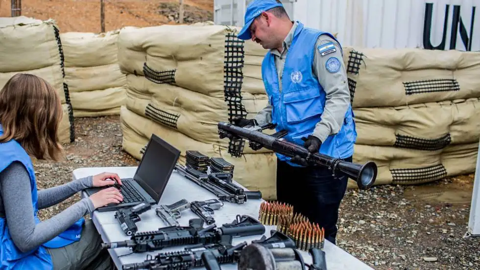 Las FARC entregan el 60% de sus armas