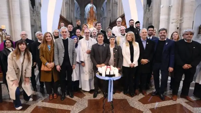 El gobernador Axel Kicillof, en el Tedeum en La Plata. - X -