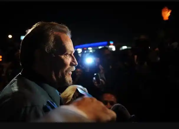 Fallece el “forense de las estrellas”: atendió los casos de Michael Jackson y Witney Houston