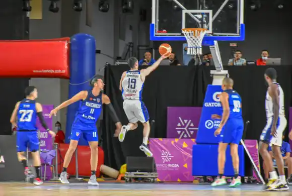 Peñarol remontó la desventaja pero perdió ante Riachuelo