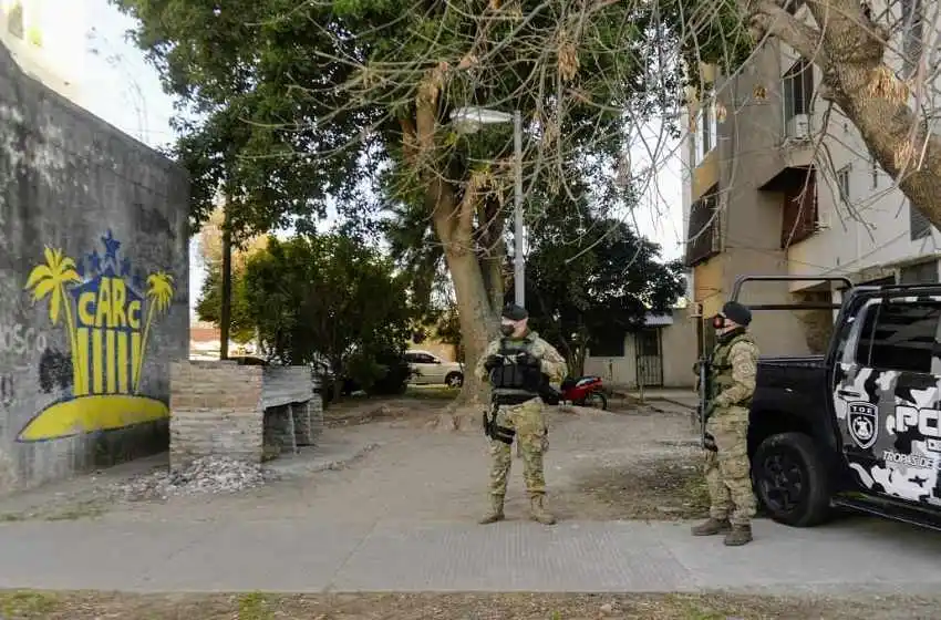 Cerca de 30 allanamientos en Rosario y la región por balaceras y usurpaciones: también hubo requisas en la cárcel de Piñero