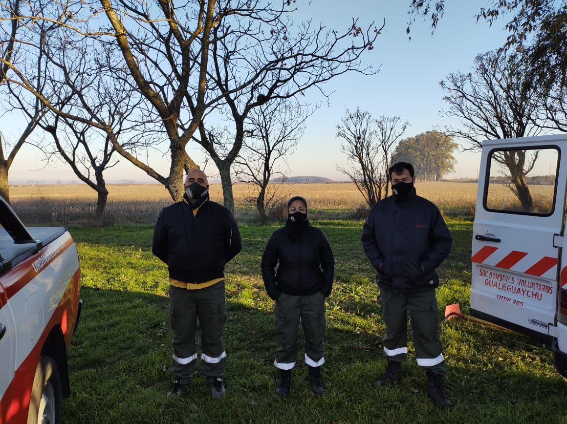 Tres bomberos de Gualeguaychú combatieron los incendios en las Islas Lechiguanas