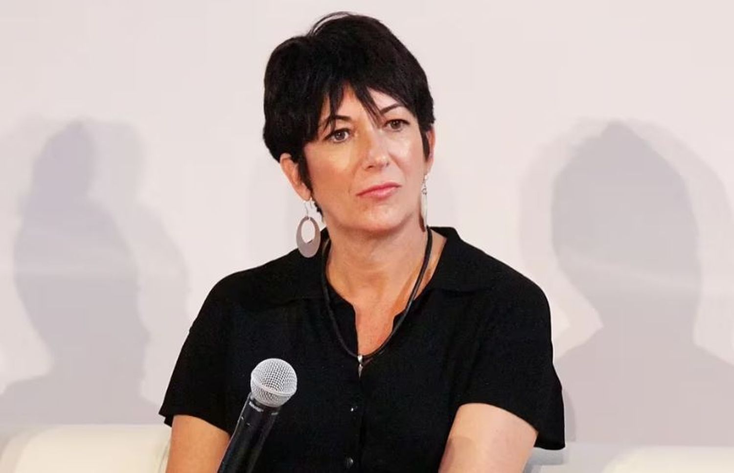 La ex novia de Epstein, Ghislaine Maxwell, quien fue condenada en 2021 por ayudar a reclutar a las víctimas de Epstein y está cumpliendo una condena de 20 años de prisión. (GETTY/ARCHIVO)