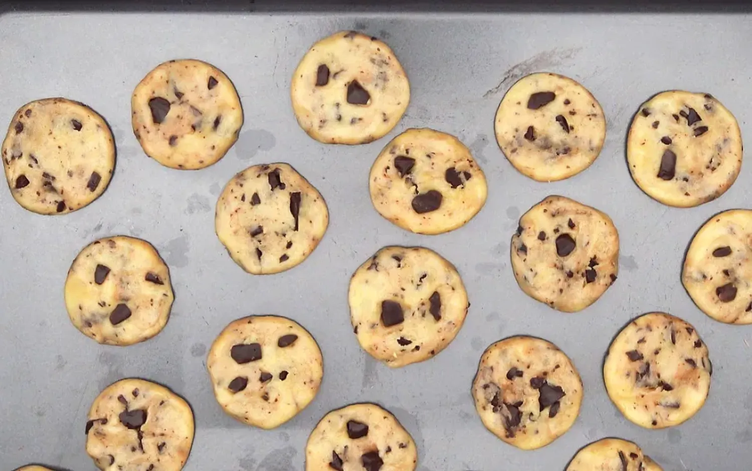 Galletas con chips de CHOCOLATE: fáciles de hacer (+Video)