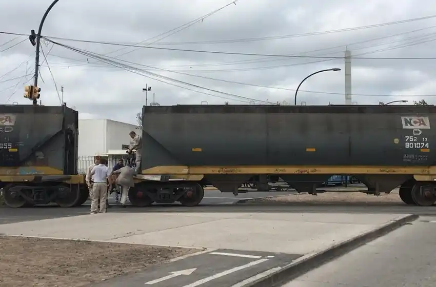 Una mujer con serias heridas tras ser atropellada por un tren