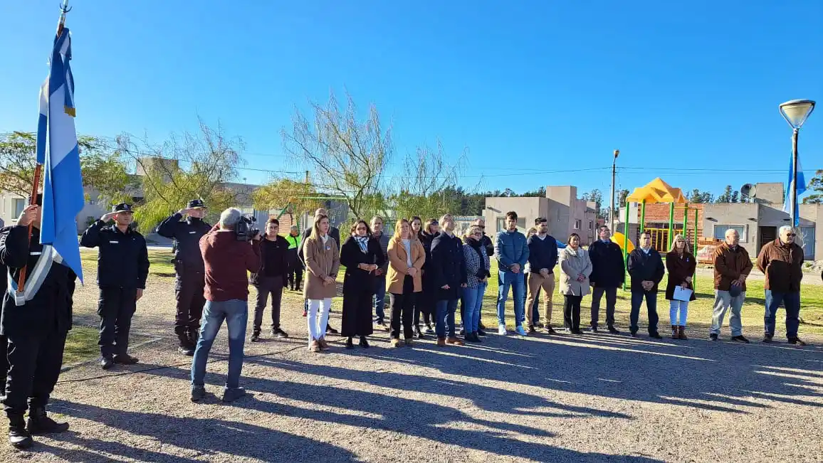 Respetuoso. Homenaje se realizó ayer al héroe de la independencia nacional