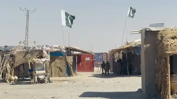 Enfrentamientos armados en la frontera de Pakistán y Afganistán dejan decenas de muertos