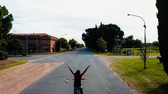 Turismo en Coronel Pringles: La comuna que mezcla un importante patrimonio arquitectónico con la tranquilidad rural