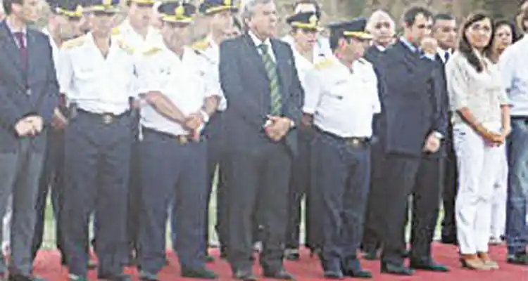 Silva participó del acto por el día de la Policía de la Provincia