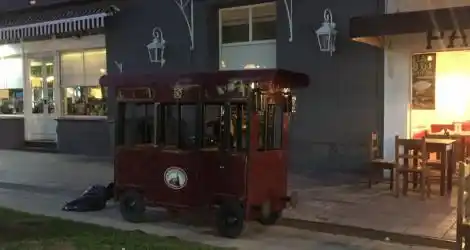 Un tranvía en la peatonal