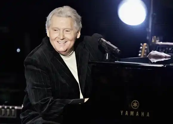Muere Jerry Lee Lewis, legendario pionero del rock & roll