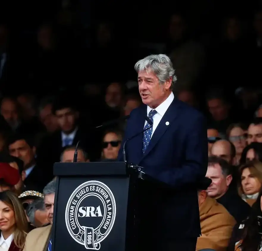 El presidente de la Sociedad Rural Argentina, Nicolás Pino, habló durante la ceremonia de inauguración oficial de la 138.ª exposición anual de la Sociedad Rural. Foto: Reuters/Matias Baglietto