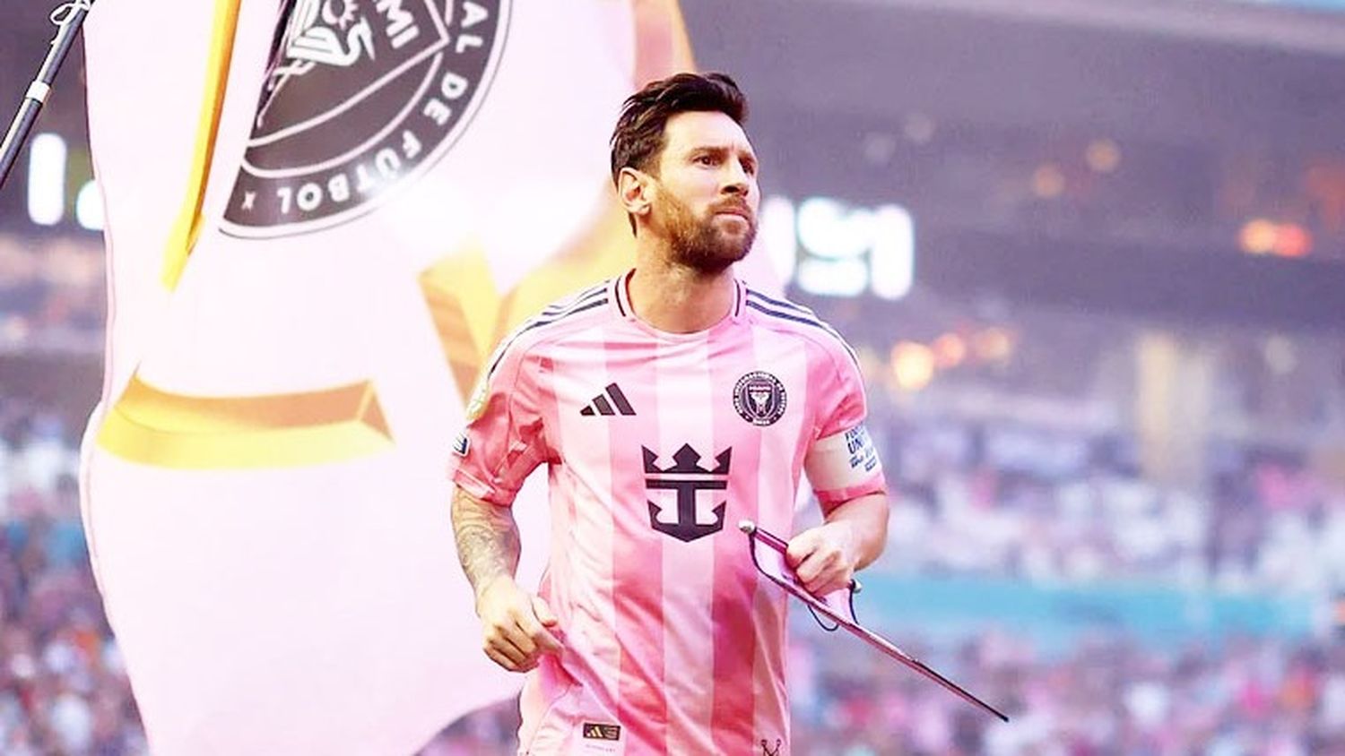 Messi se lesionó en la práctica y es duda para el partido con Porto