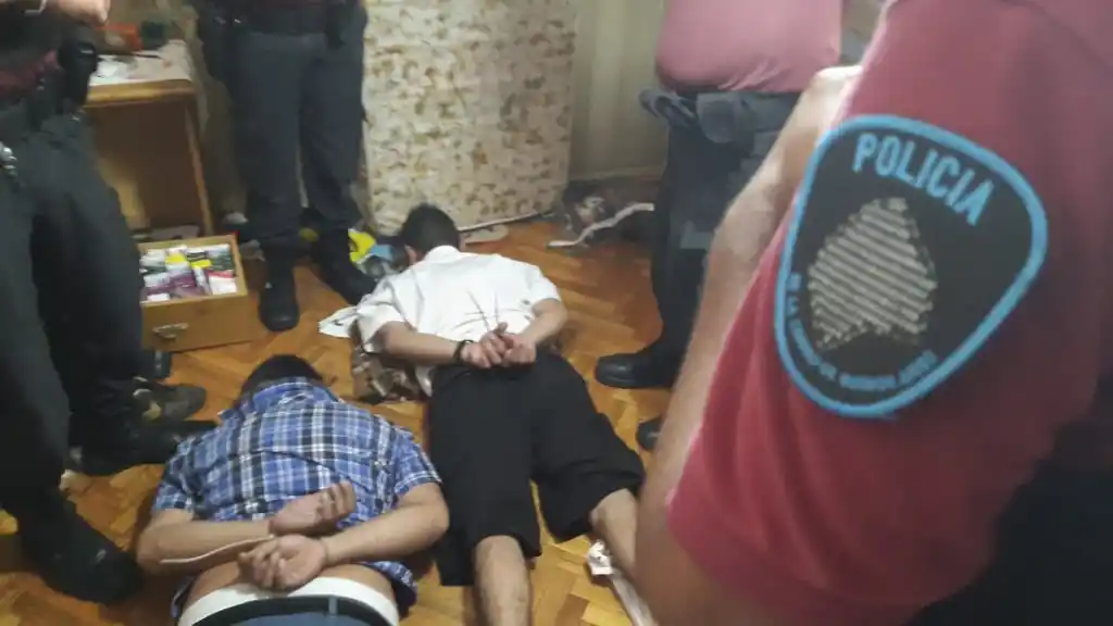 Detuvieron a dos hombres por robo y toma de tres rehenes