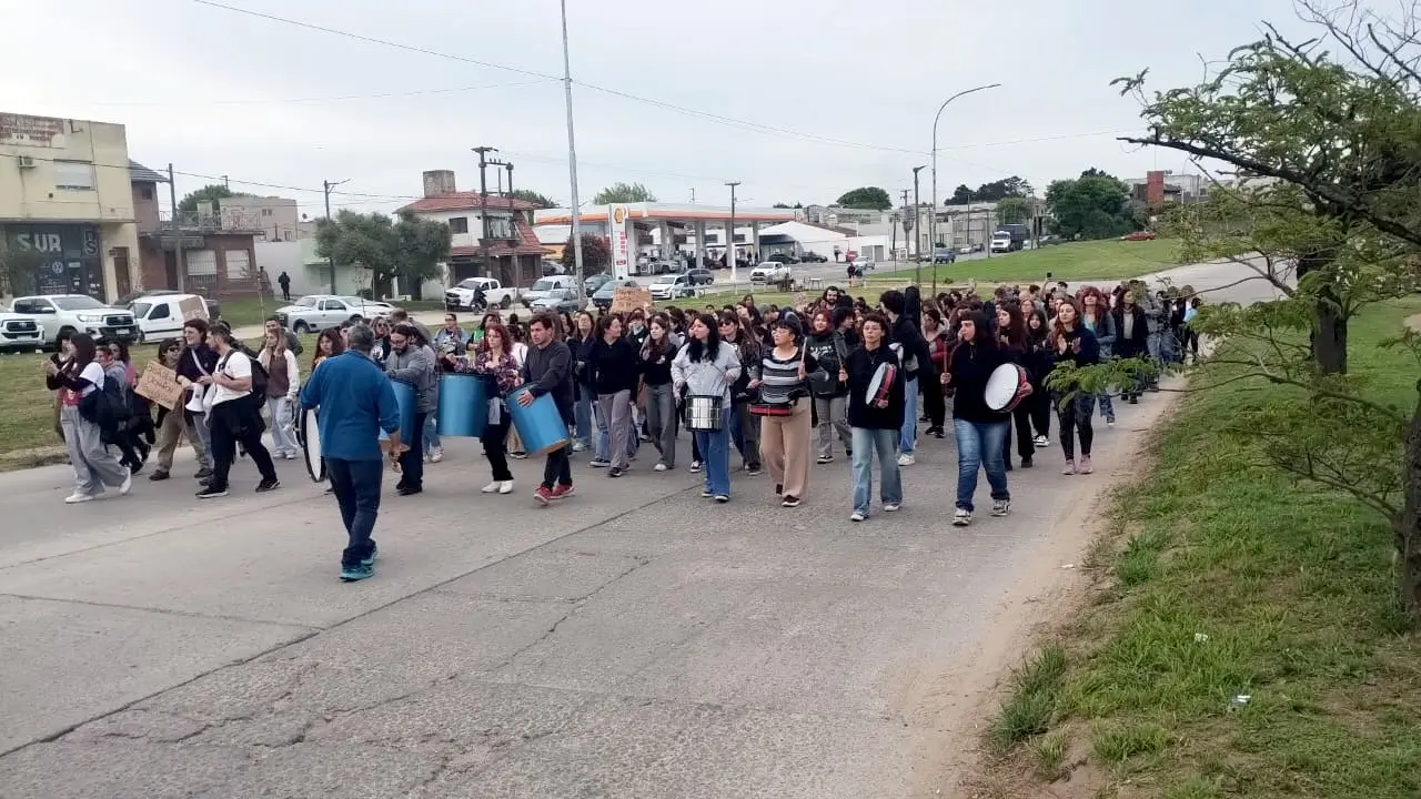reclamo. estudiantes volvieron a reclamar por seguirdad