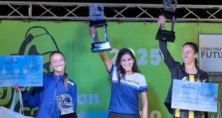 Mariana Borelli en el segundo puesto de la Corrida de San Francisco en Punta del Este.