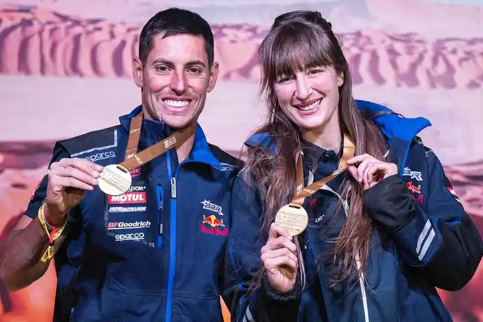Nicolás Cavigliasso y Valentina Pertegarini campeones del Rally Dakar