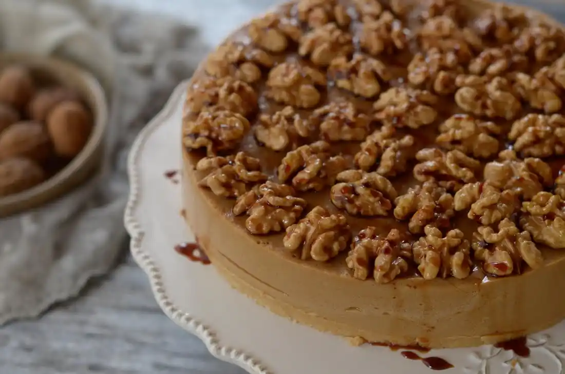 Tarta de nueces pecanas con dulce de leche y chocolate