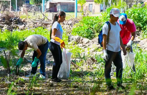 Jornada de limpieza colectiva y actividades de educación ambiental
