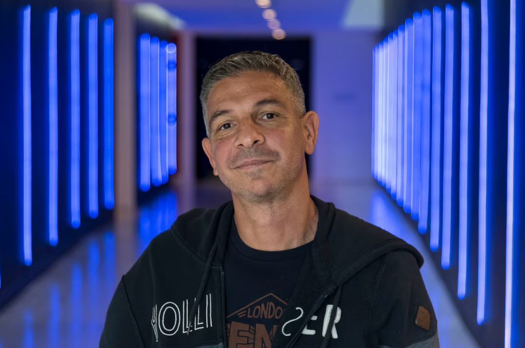 Marcelo Corazza, complicado: abrieron su celular y encontraron fotos, videos y chats sexuales con jóvenes