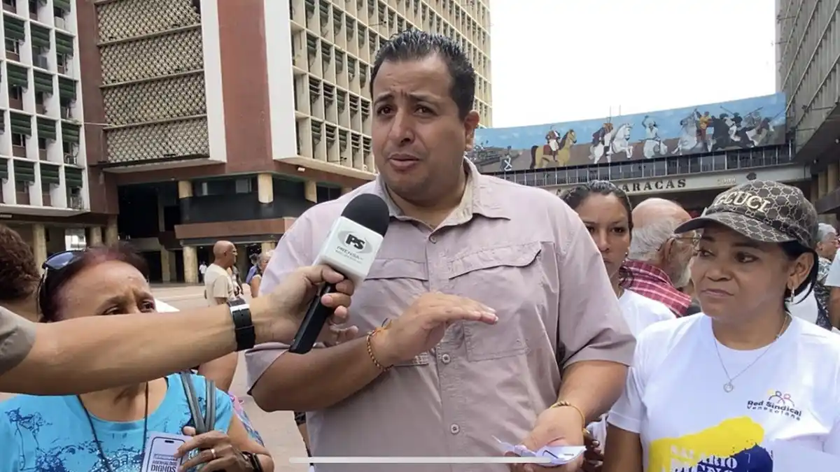 Trabajadores exigen AGUINALDOS DIGNOS: «No hay  Navidades felices con 8 dólares»