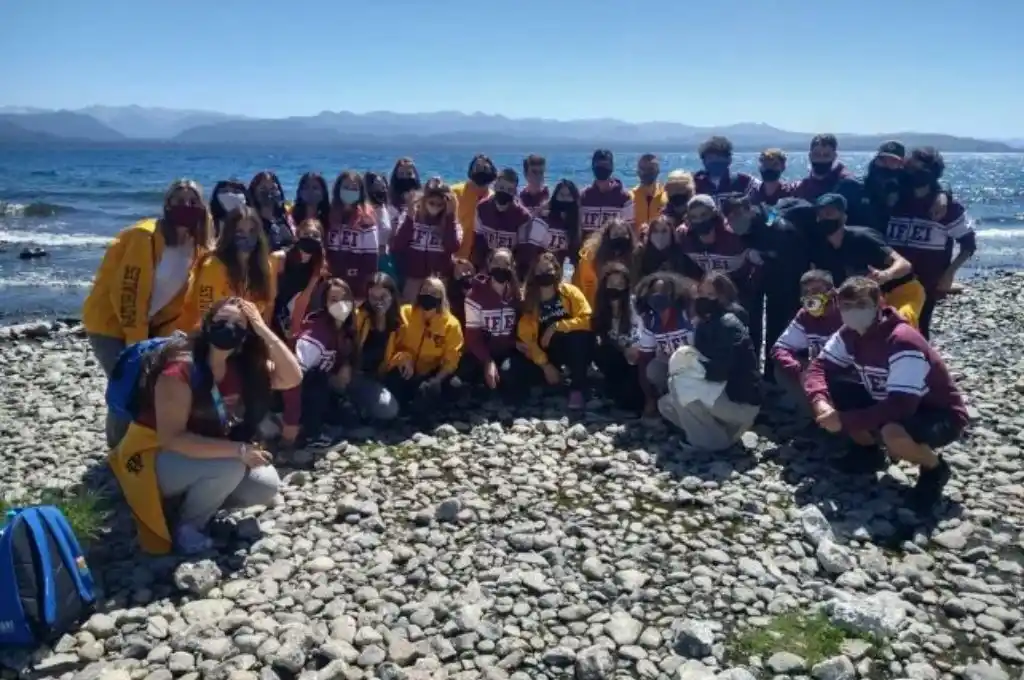 Parte de un contingente de chicos se contagió Covid en Bariloche   