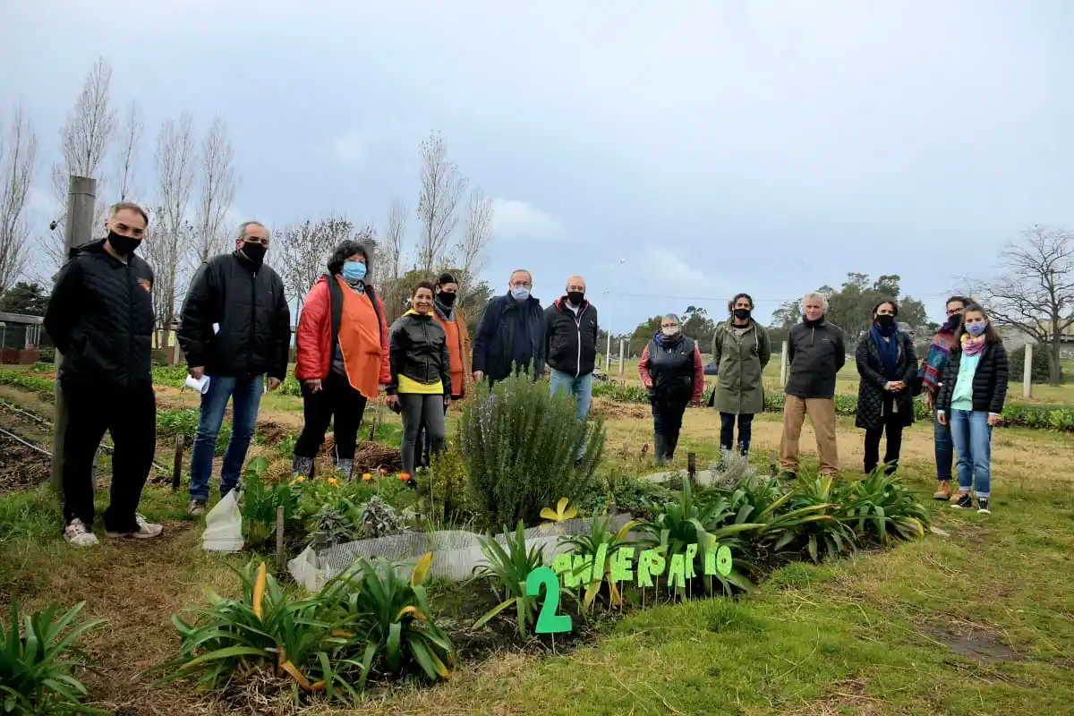 La huerta de La Movediza, producción de alimentos saludables y fuente de ingresos para familias del barrio