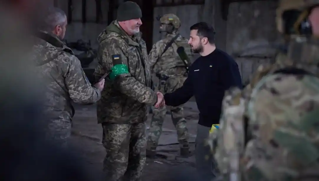 Volodimir Zelenski visitó la sureña ciudad de Jerson.