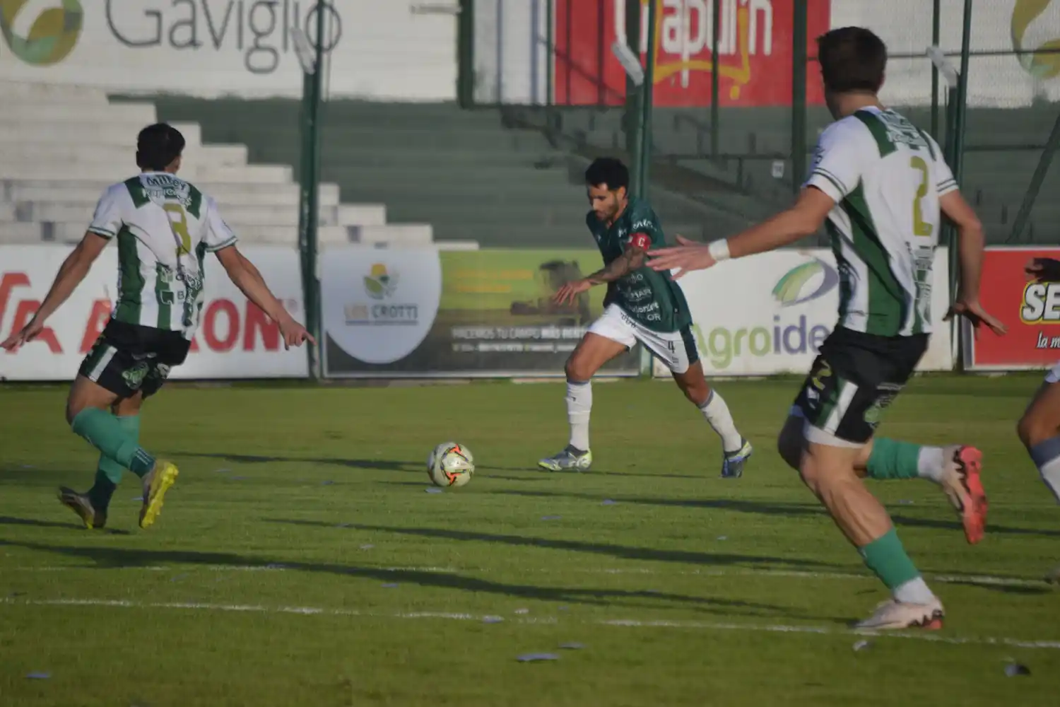 Ferreyra fue expulsado y se suma a la lista de suspendidos.