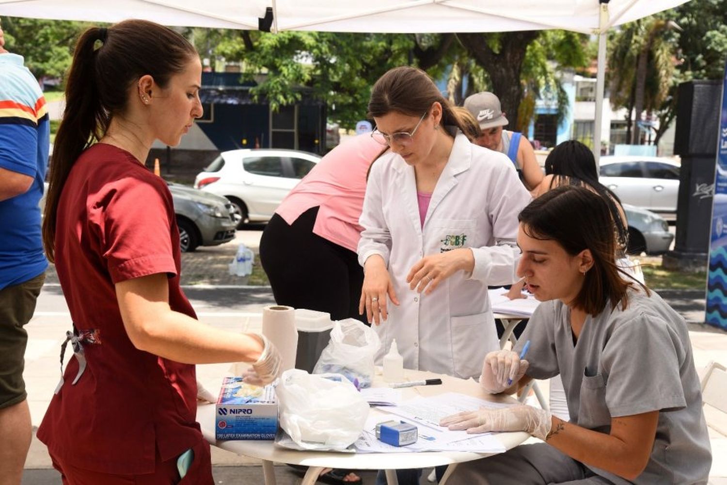 Temporada estival: los equipos de salud de la Provincia salen  al encuentro de santafesinos y turistas para prevenir enfermedades