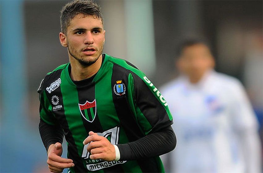 Un delantero uruguayo llega a Aldosivi
