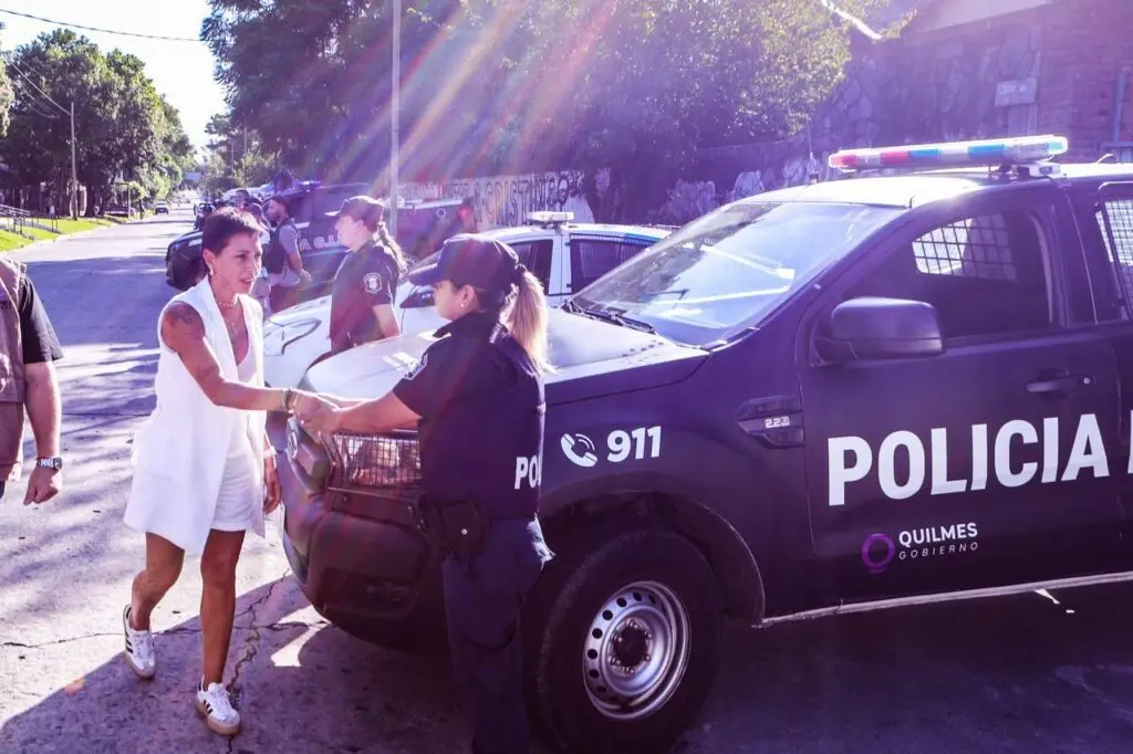 Mayra Mendoza supervisó un operativo de control en Quilmes.