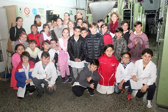 Alumnos de la Escuela Nº 2 visitaron Ecos Diarios