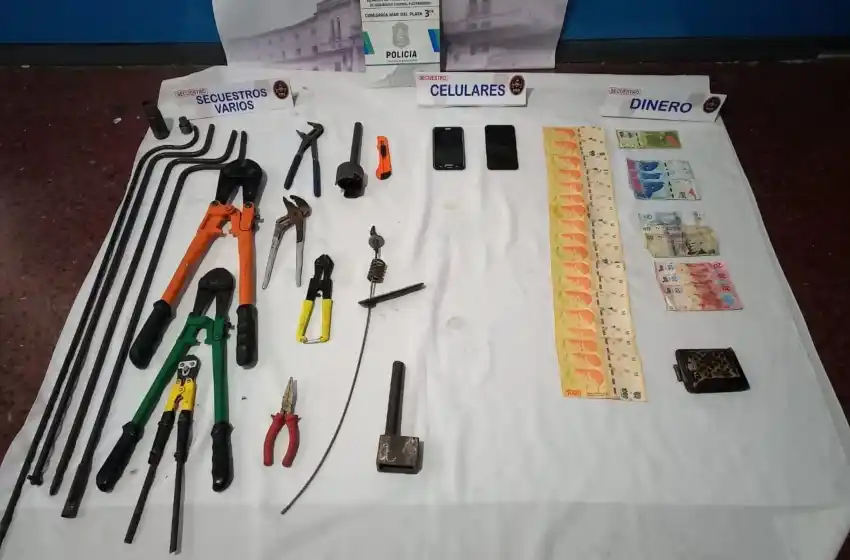 Quisieron sobornar a un policía que aprehendió a ladrones de autos