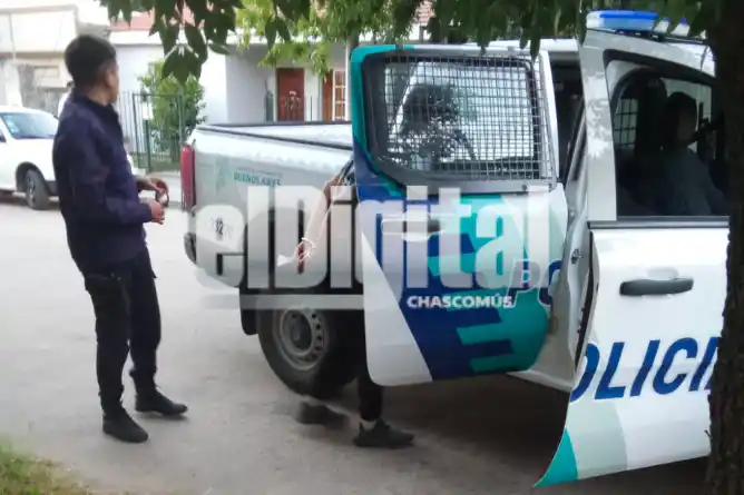 Tres jóvenes fueron detenidos tras sustraer una moto del Hospital Municipal