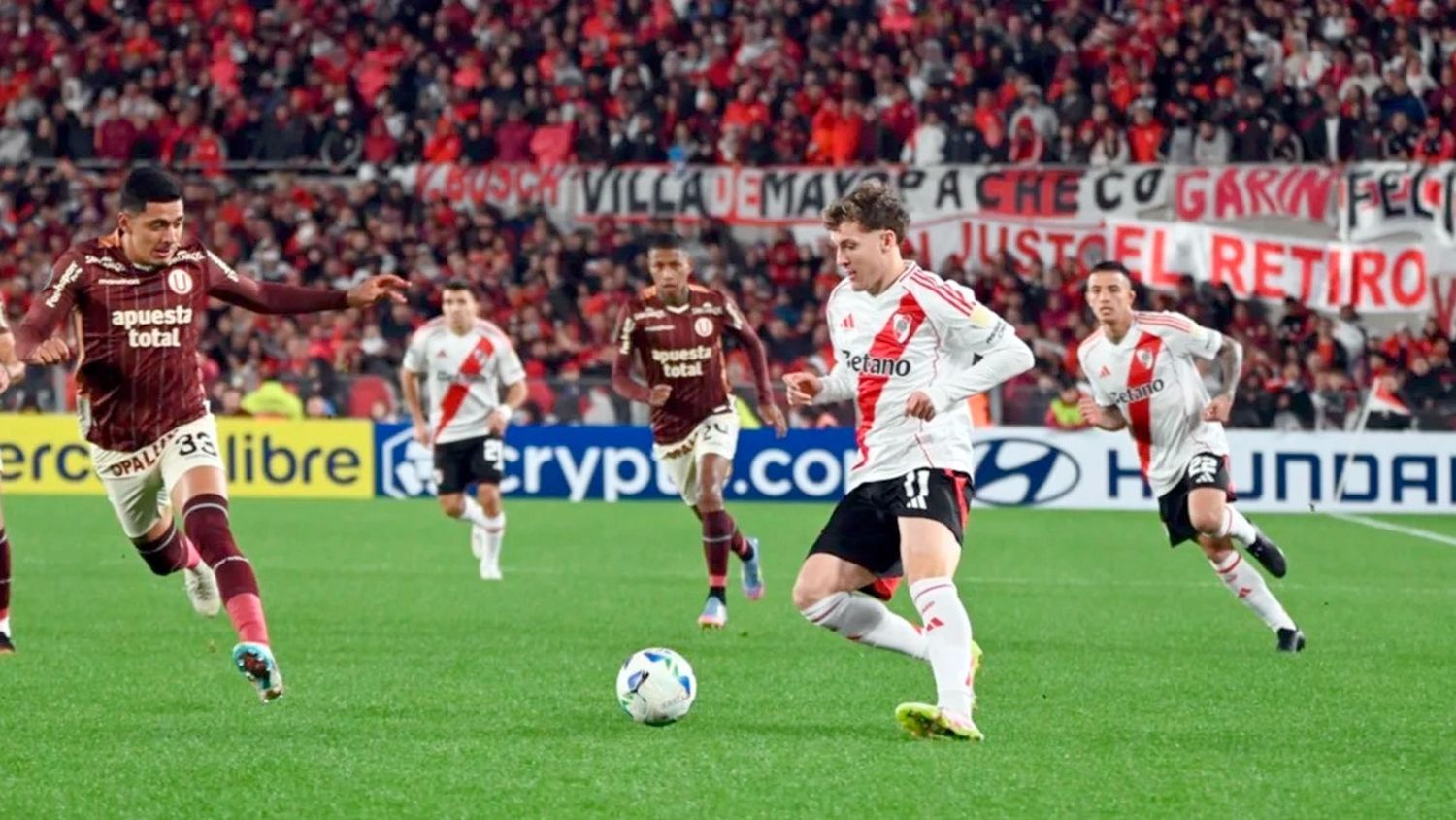 Copa Libertadores: un River con pocas ideas cerró la fase de grupos con un empate ante Universitario