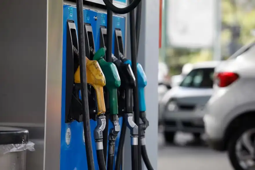 YPF confirmó un incremento del uno por ciento en sus combustibles
