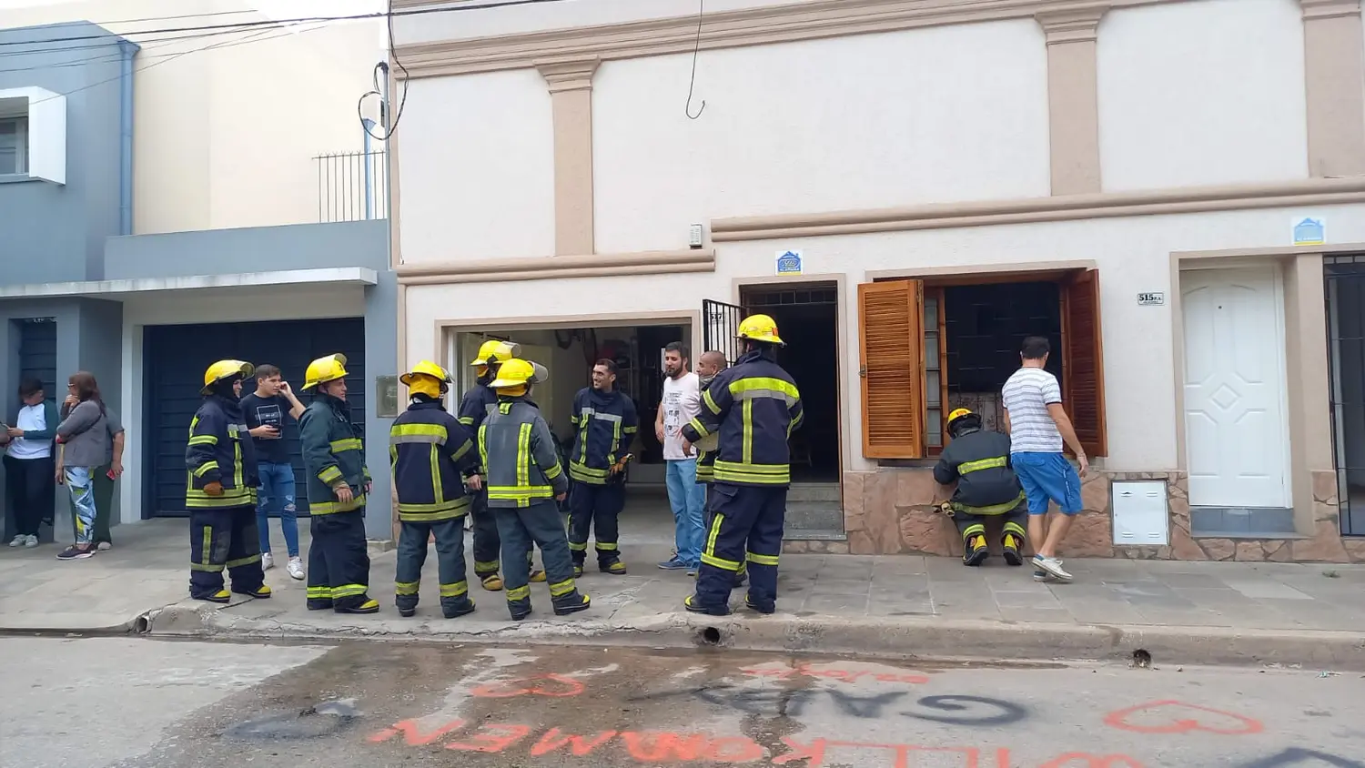 Bomberos sofocó incendio en una vivienda