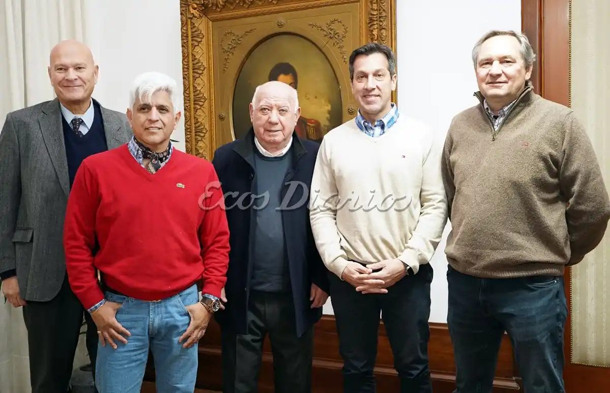 De izquierda a derecha Fuentes Benítez, Wall, Ignacio, Rojas y Marcolongo