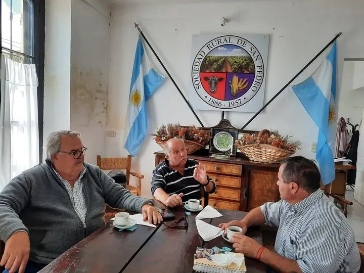 Reunión por los caminos rurales: Victores se metió en la interna del Gobierno
