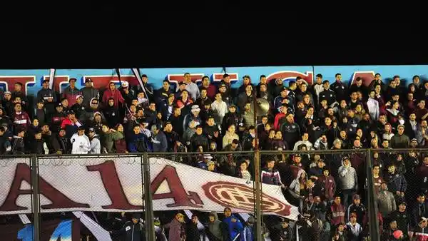 De a poco vuelven los hinchas visitantes al fútbol