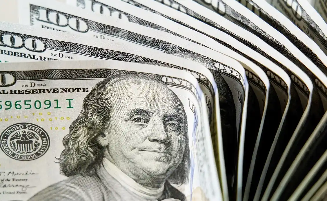 Dólar e inflación: A cuánto terminarán el año según los principales bancos y consultoras