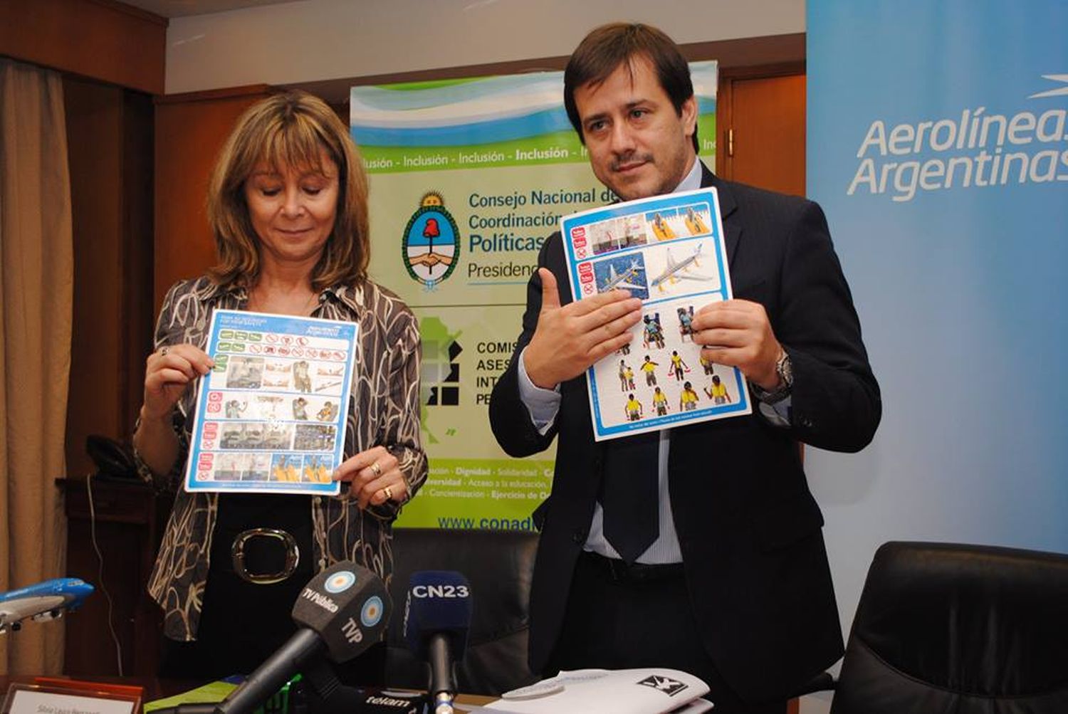 Aerolíneas Argentinas incorporará cartillas de seguridad en sistema braille