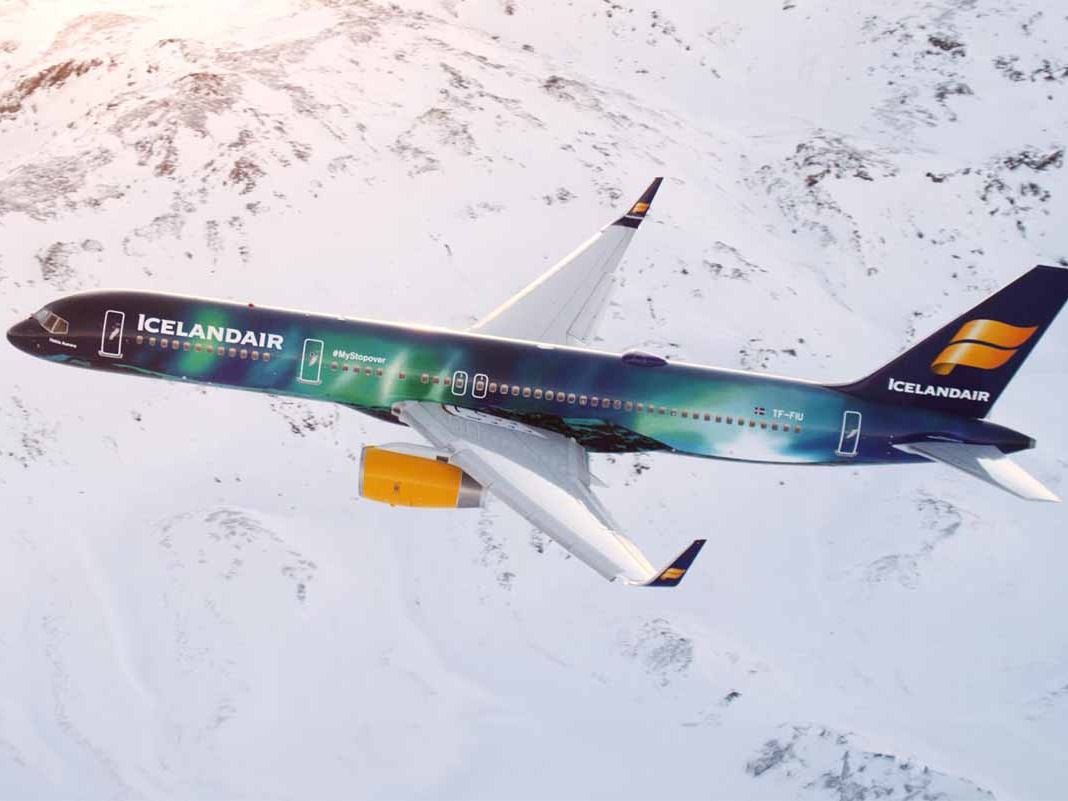 Icelandair retira el icónico Boeing 757 con el esquema de las auroras boreales
