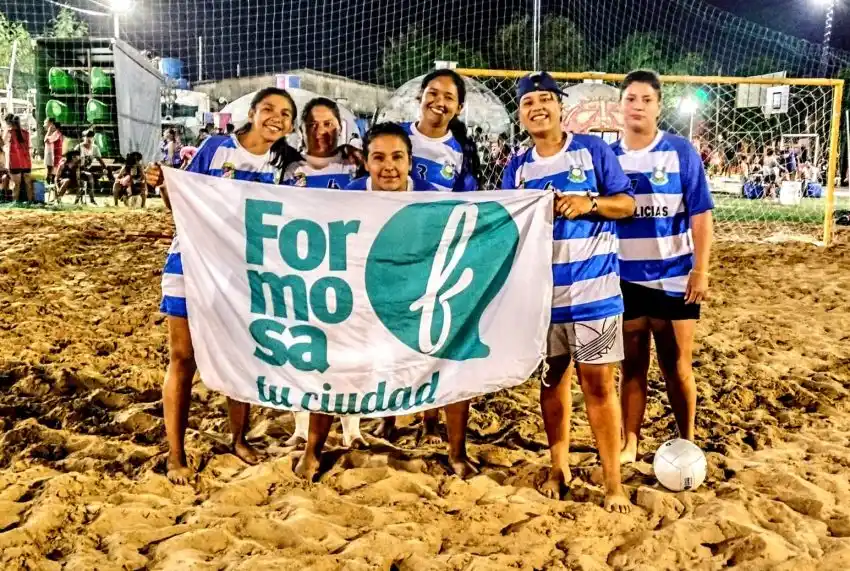 Están en marcha los torneos de verano de fútbol playa en femenino y masculino