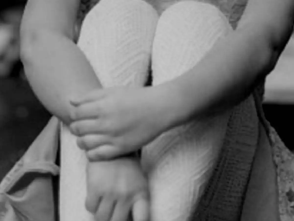 Detienen a mujer acusada de prostituir a su hija de 10 años