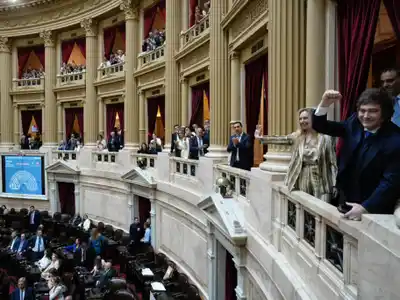 Un bochorno, el preludio de un verano caliente en el Congreso