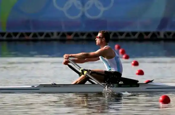 Brian Rosso busca revocar judicialmente la sanción que le impide entrenar